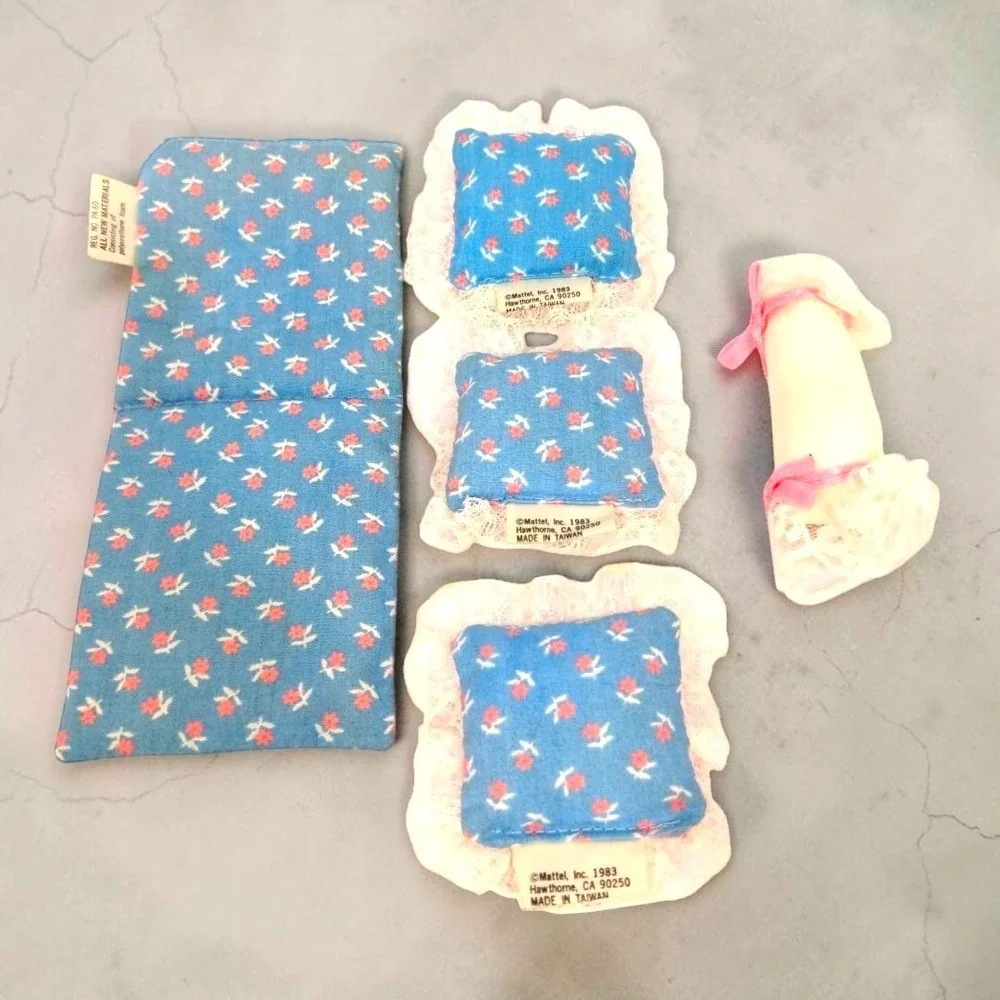 VTG Mattel Barbie Heart Family Doll Bedding Mattress 3 Pillows Bolster 1983 1987